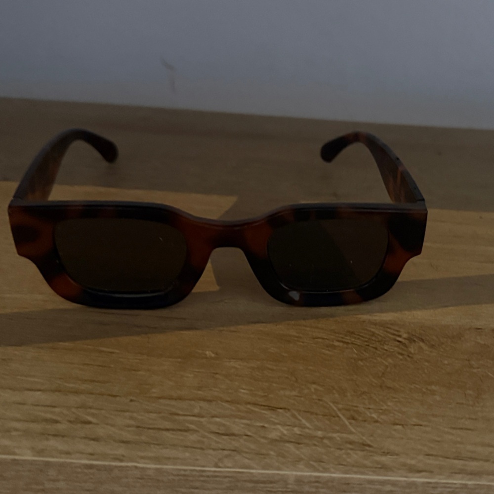 Tortoise Shell Square Sunglasses - Picture 2 of 3